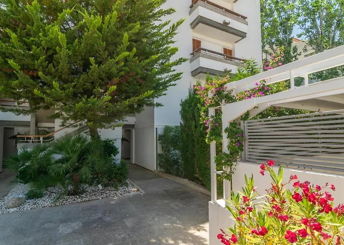 Ed Bellveure 2 A Апартаменты *